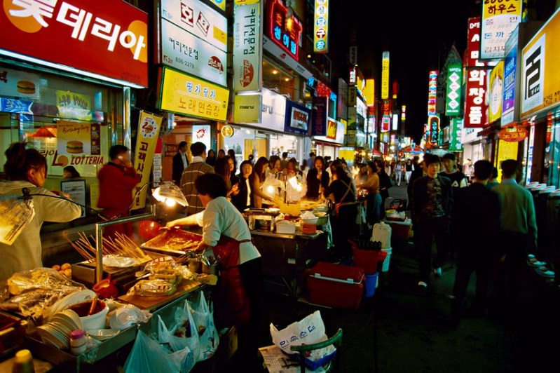 Các khu phố đêm nổi tiếng tại Seoul